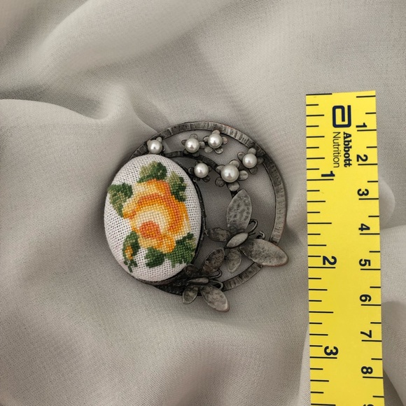 Brooch hand made one of a kind. Designer inspired - Picture 2 of 2